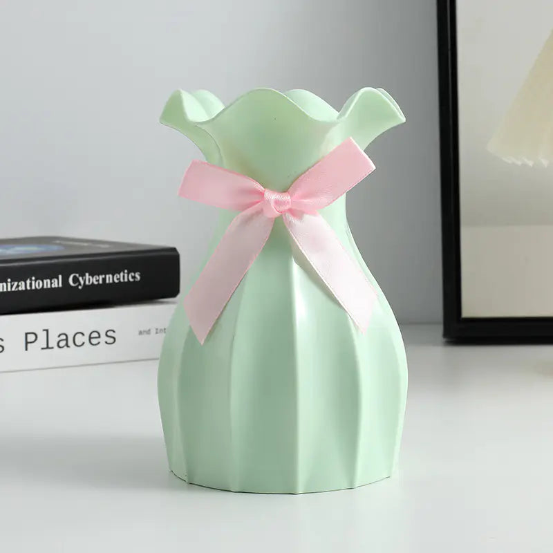 Nordic Style Durable Plastic Flower Vase for Home Decor