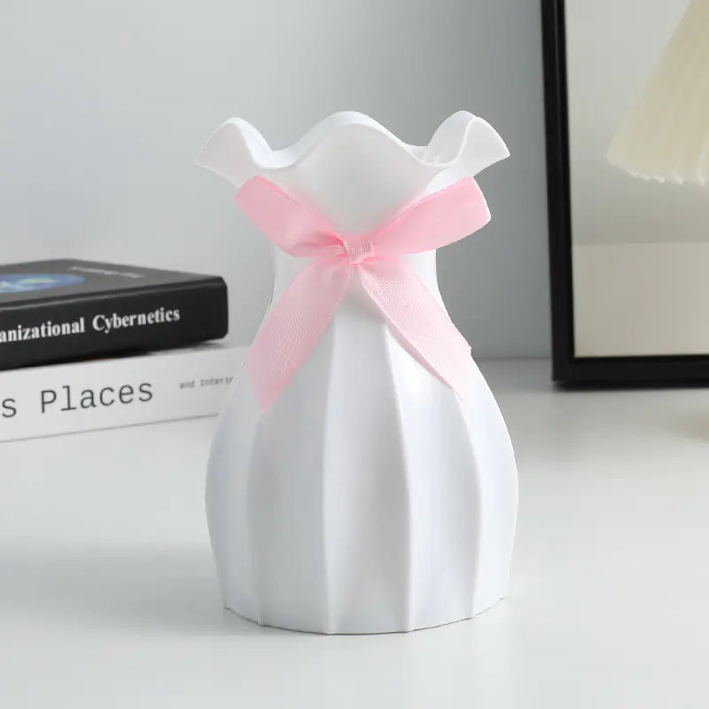 Nordic Style Durable Plastic Flower Vase for Home Decor
